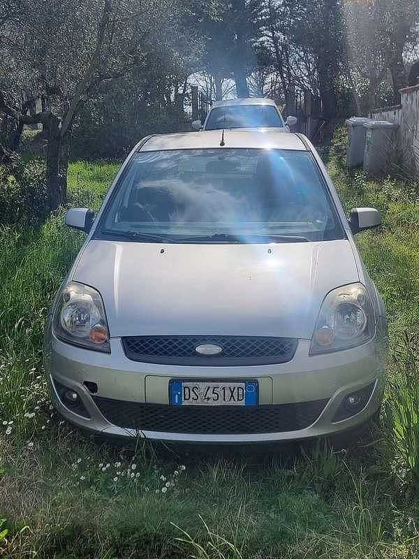 Usata Ford Fiesta 60 CV (44 kW) 2000 Utilitaria