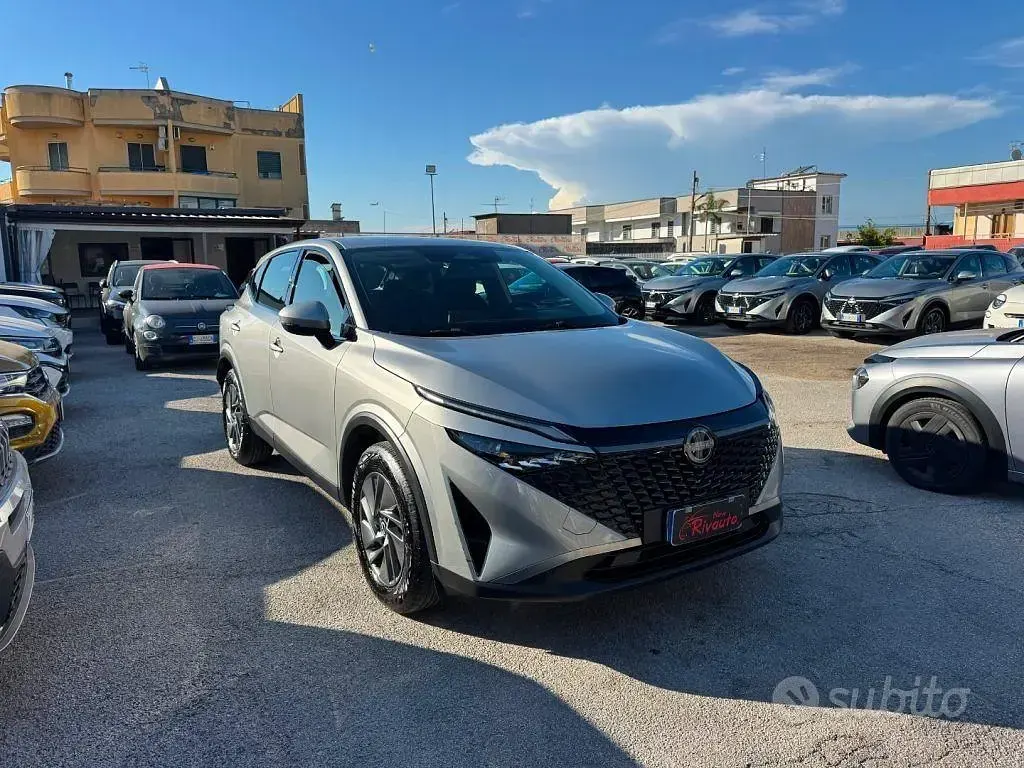 Usata Nissan Qashqai Acenta 140 CV (102 kW) 2025 Grigio SUV