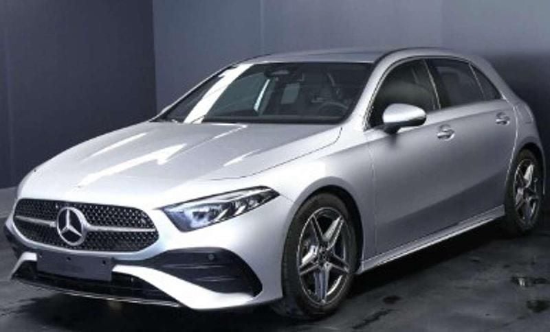 Usata Mercedes A180 AMG line 136 CV (100 kW) 2025 Argento Berlina