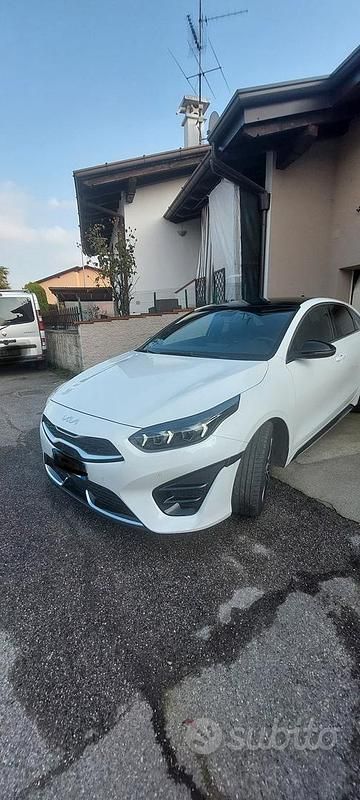 Usata Kia ProCeed 160 CV (117 kW) 2024 Bianco Station wagon