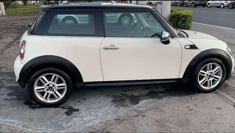 Usata Mini Cooper D 111 CV (81 kW) 2011 Bianco Utilitaria