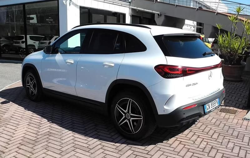 Usata Mercedes EQA250 94 kW (129 CV) 2023 Bianco SUV