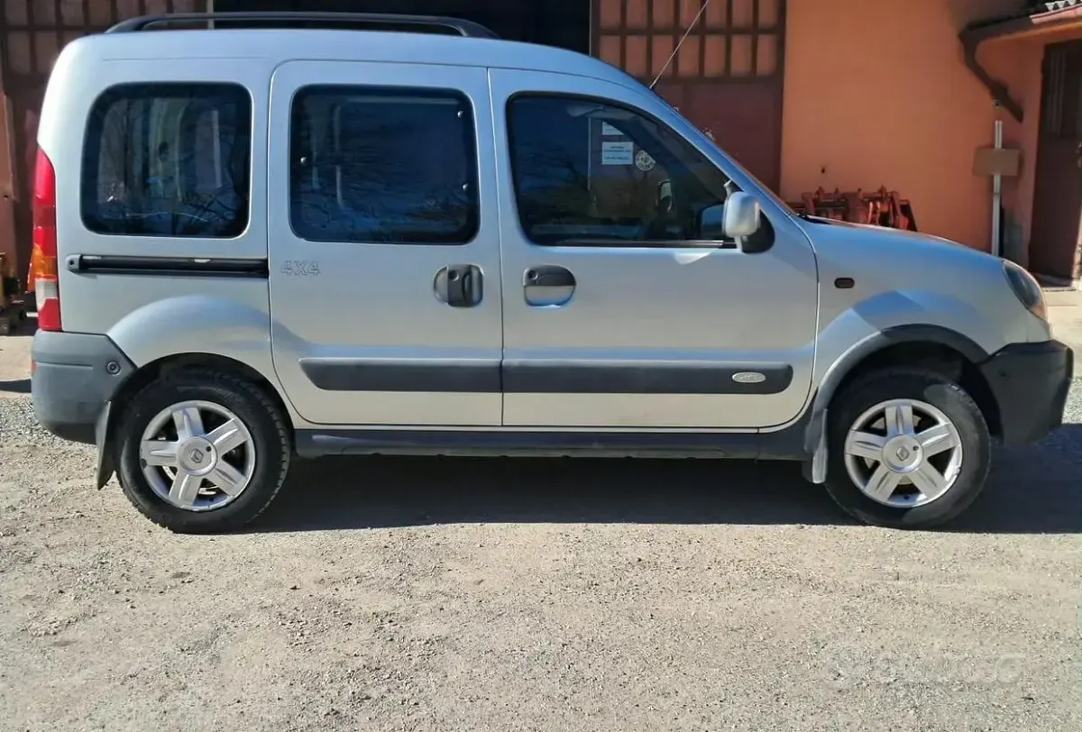 Usata Renault Kangoo 84 CV (61 kW) 2003 Monovolume
