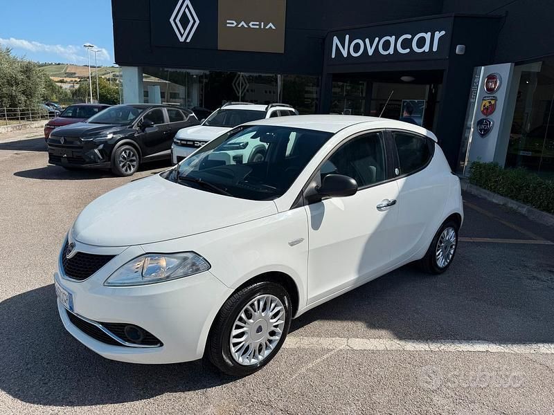 Usata 2017 Lancia Ypsilon Silver Due volumi | 8000 € (Buon prezzo) - Immagine 1/4