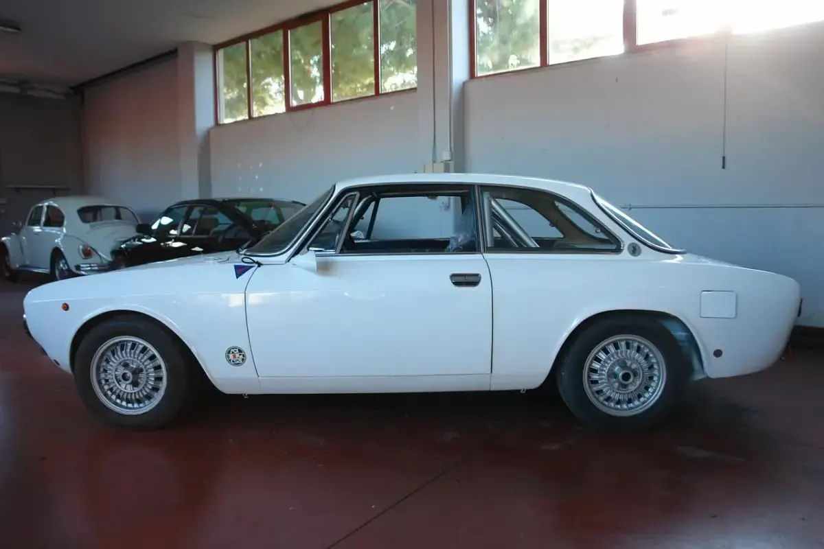 Usata Alfa Romeo 2000 Veloce 149 CV (109 kW) 1969 Bianco Berlina