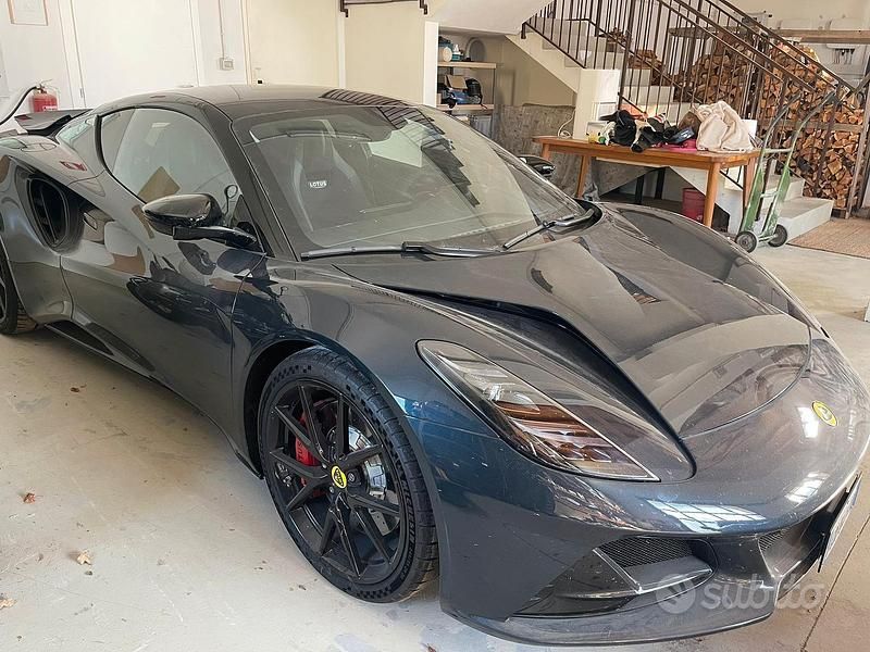 Nero Usata 2023 Lotus Emira Coupé | 107.000 € - Immagine 1/4
