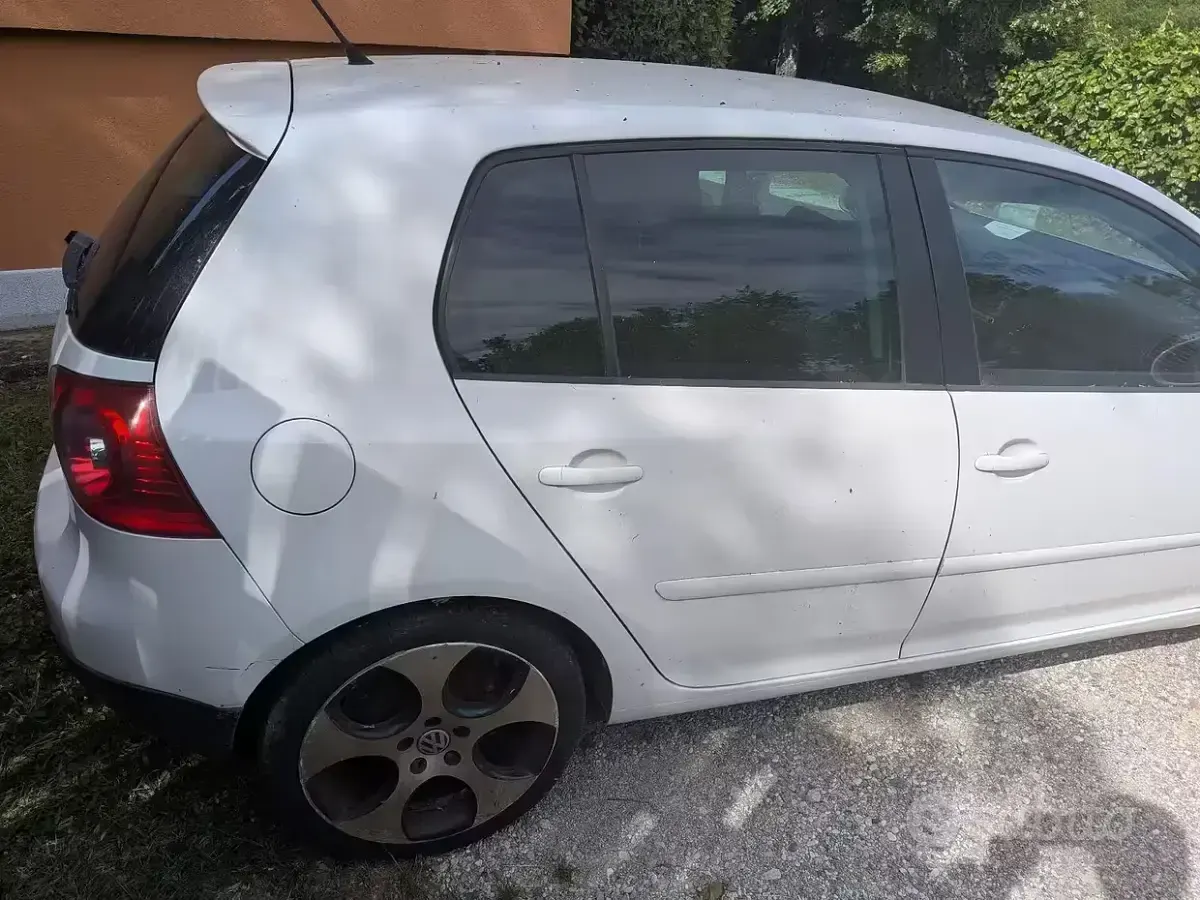 Usata VW Golf VI 140 CV (102 kW) 2008 Bianco Utilitaria