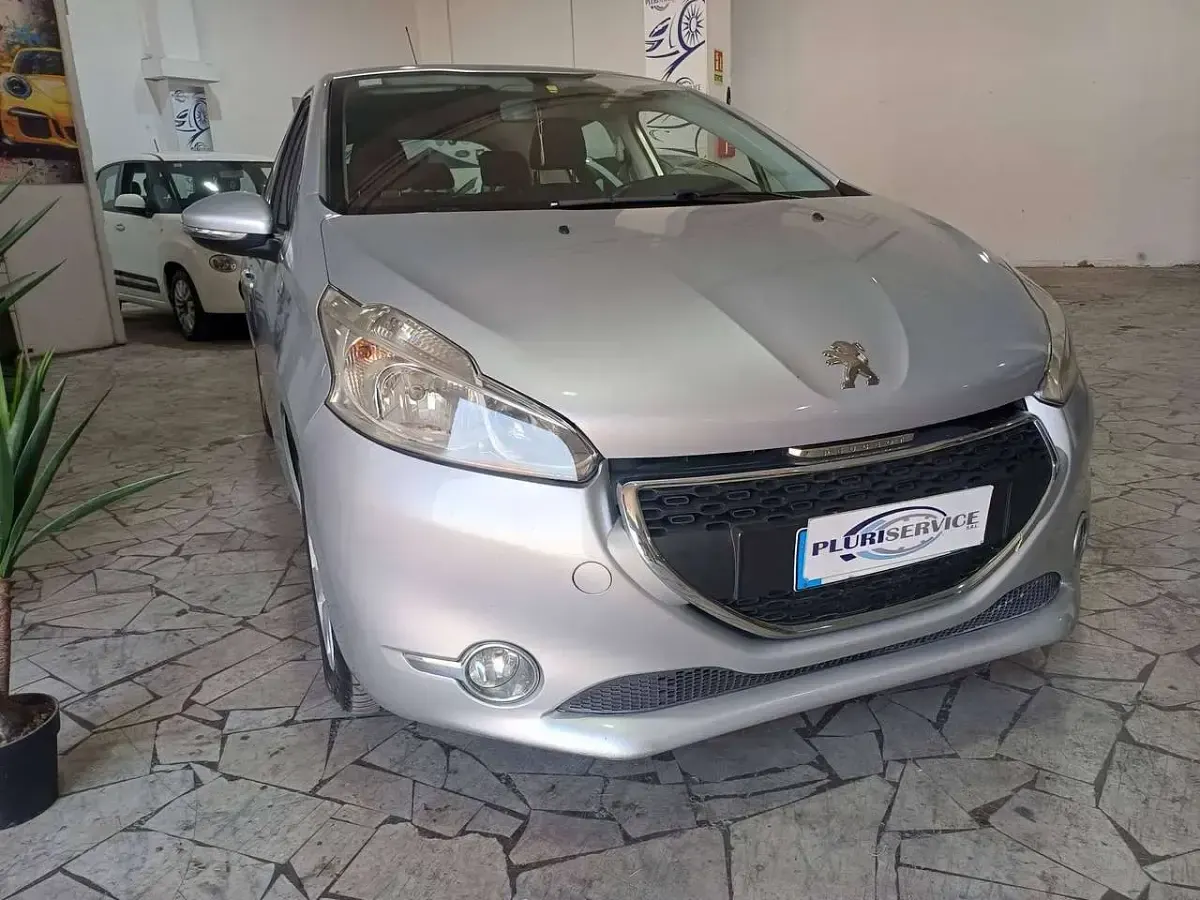 Usata Peugeot 208 Allure 95 CV (69 kW) 2015 Argento Utilitaria