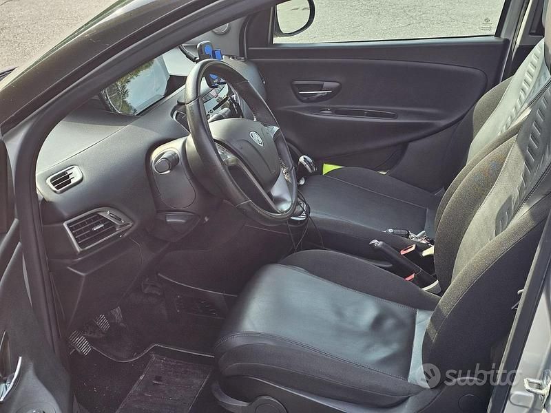 Usata Lancia Ypsilon S 69 CV (50 kW) 2012 Grigio Utilitaria