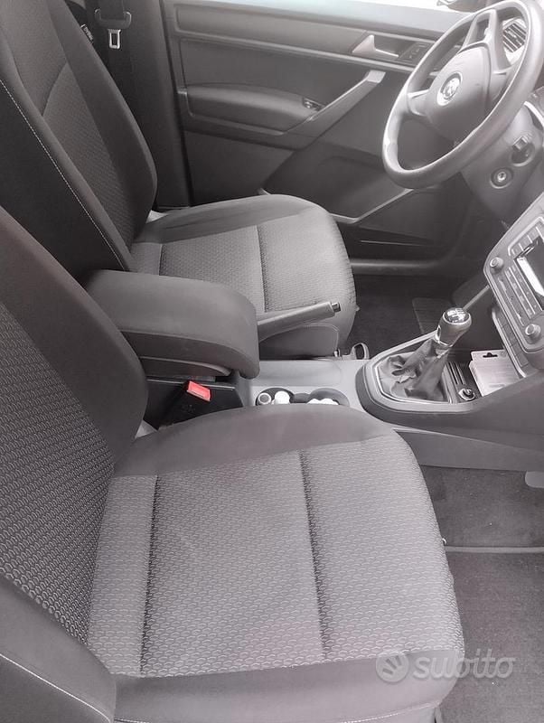 Usata VW Caddy Maxi 102 CV (75 kW) 2016 Marrone Monovolume