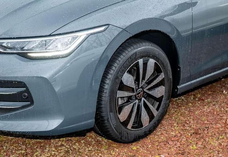 Usata VW Golf VIII Goal 150 CV (110 kW) 2025 Grigio Utilitaria