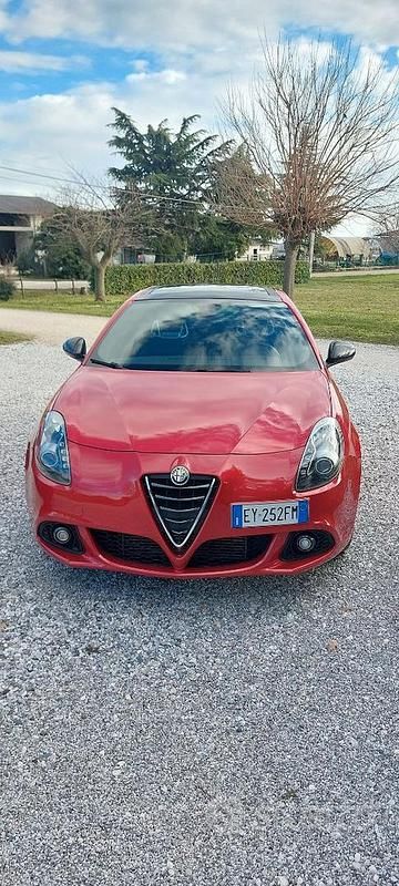 Usata Alfa Romeo Giulietta Quadrifoglio Verde 175 CV (128 kW) 2015 Rosso Berlina
