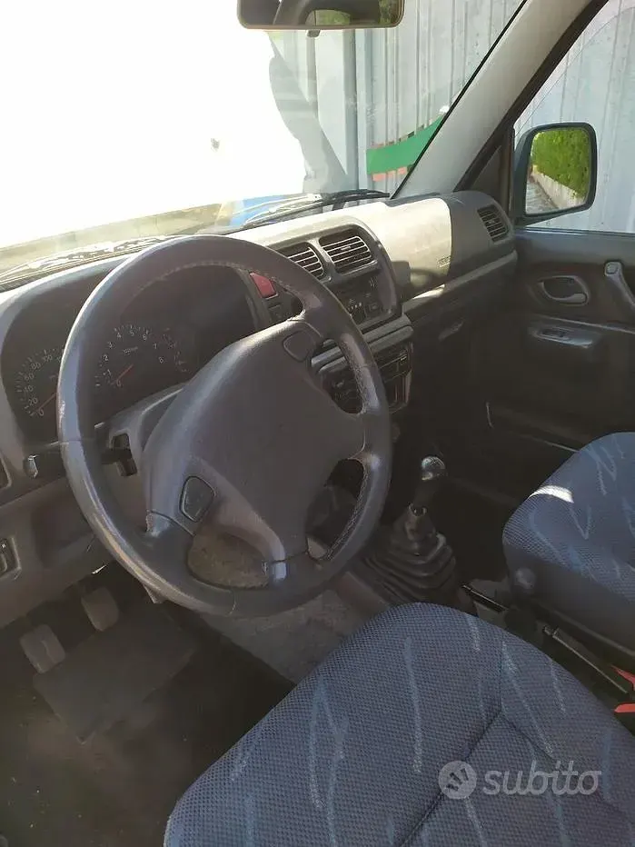Usata Suzuki Jimny 82 CV (60 kW) 2003 Grigio SUV