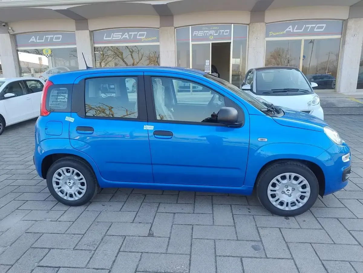 Nuova Fiat Panda Icon 65 CV (47 kW) 2026 Blu italia Utilitaria