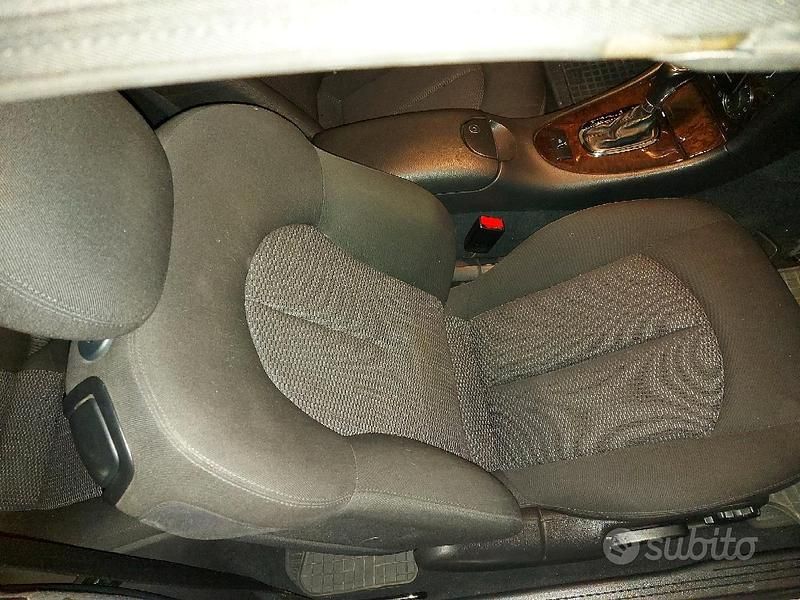 Usata Mercedes CLK200 184 CV (135 kW) 2025 Grigio Cabrio