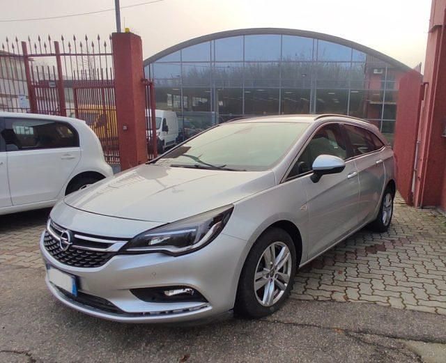 Usata Opel Astra Business 110 CV (80 kW) 2017 Argento Station wagon