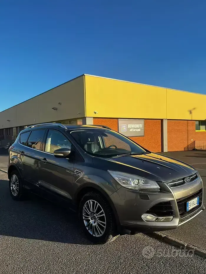 Usata Ford Kuga Titanium 140 CV (102 kW) 2013 Grigio SUV