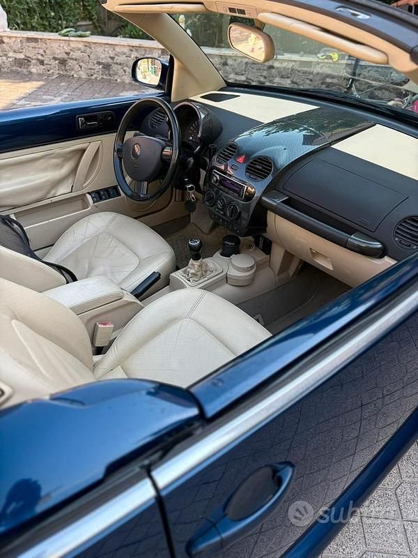 Usata VW Beetle Cabriolet 150 CV (110 kW) 2004 Blu Cabrio