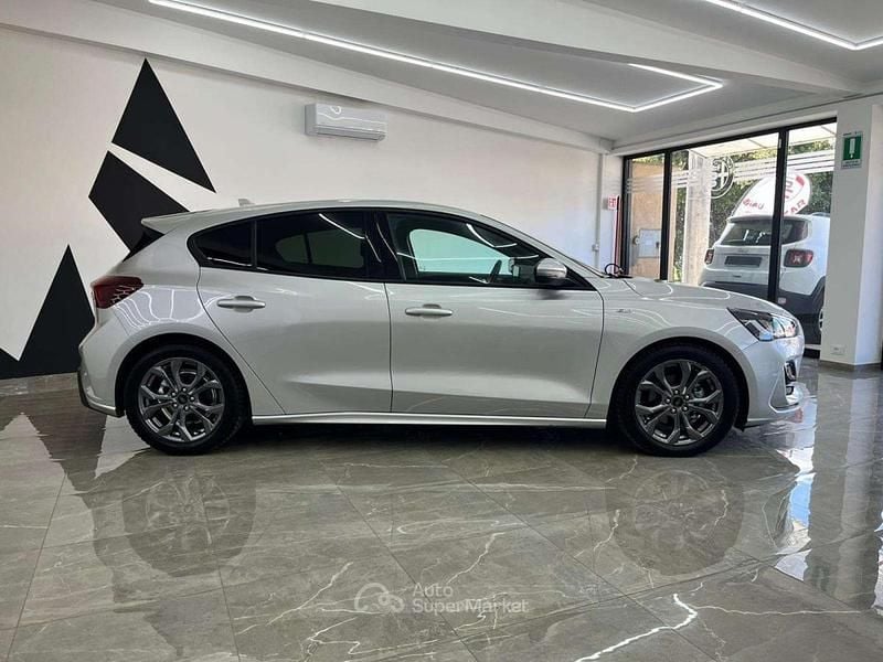 Usata Ford Focus ST-Line 117 CV (86 kW) 2025 Grigio Berlina