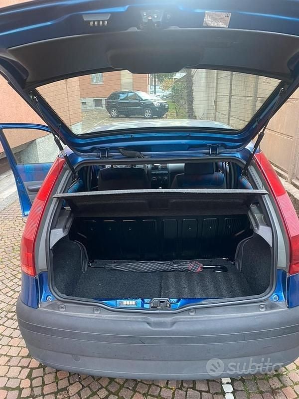 Usata Fiat Punto 1999 Blu Utilitaria
