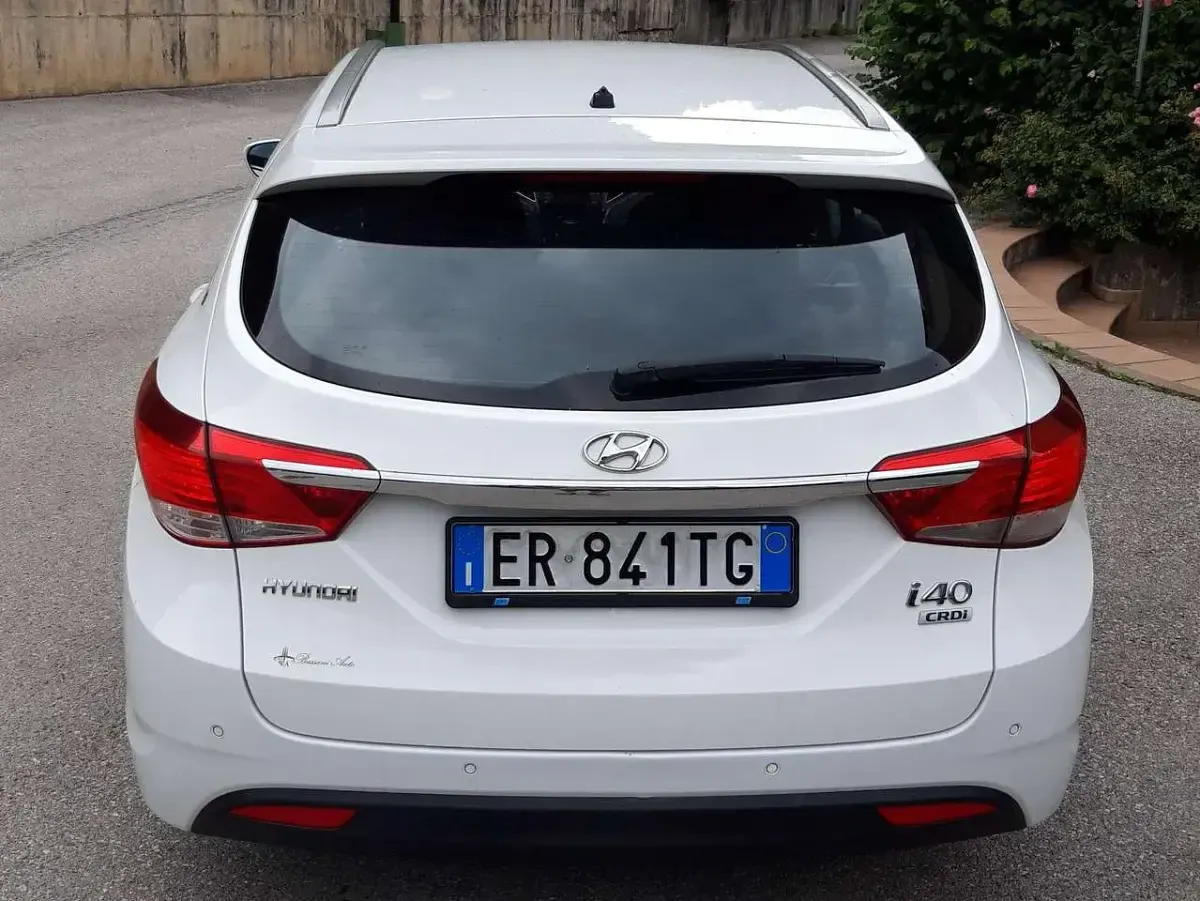 Usata Hyundai i40 Comfort 136 CV (100 kW) 2013 Bianco Station wagon