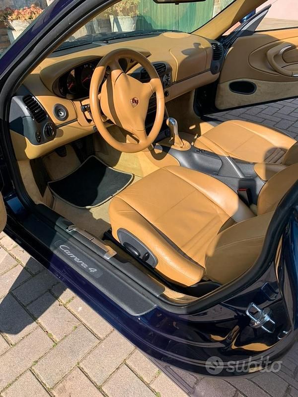 Usata Porsche 911 Carrera 4 300 CV (220 kW) 1999 Blu Coupé