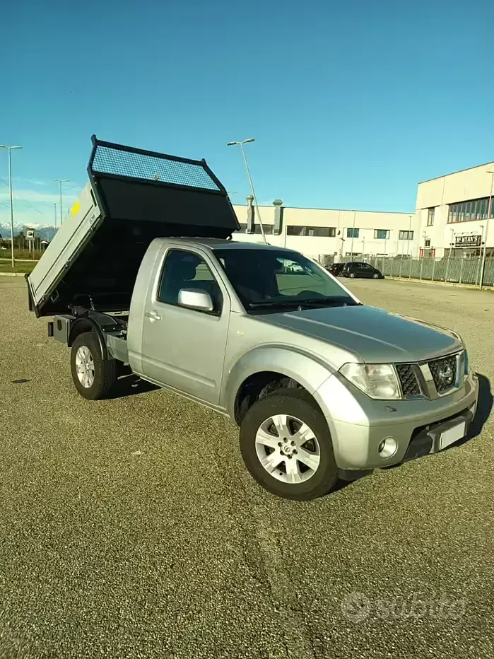 Usata Nissan Navara XE 171 CV (125 kW) 2007 Pick-up