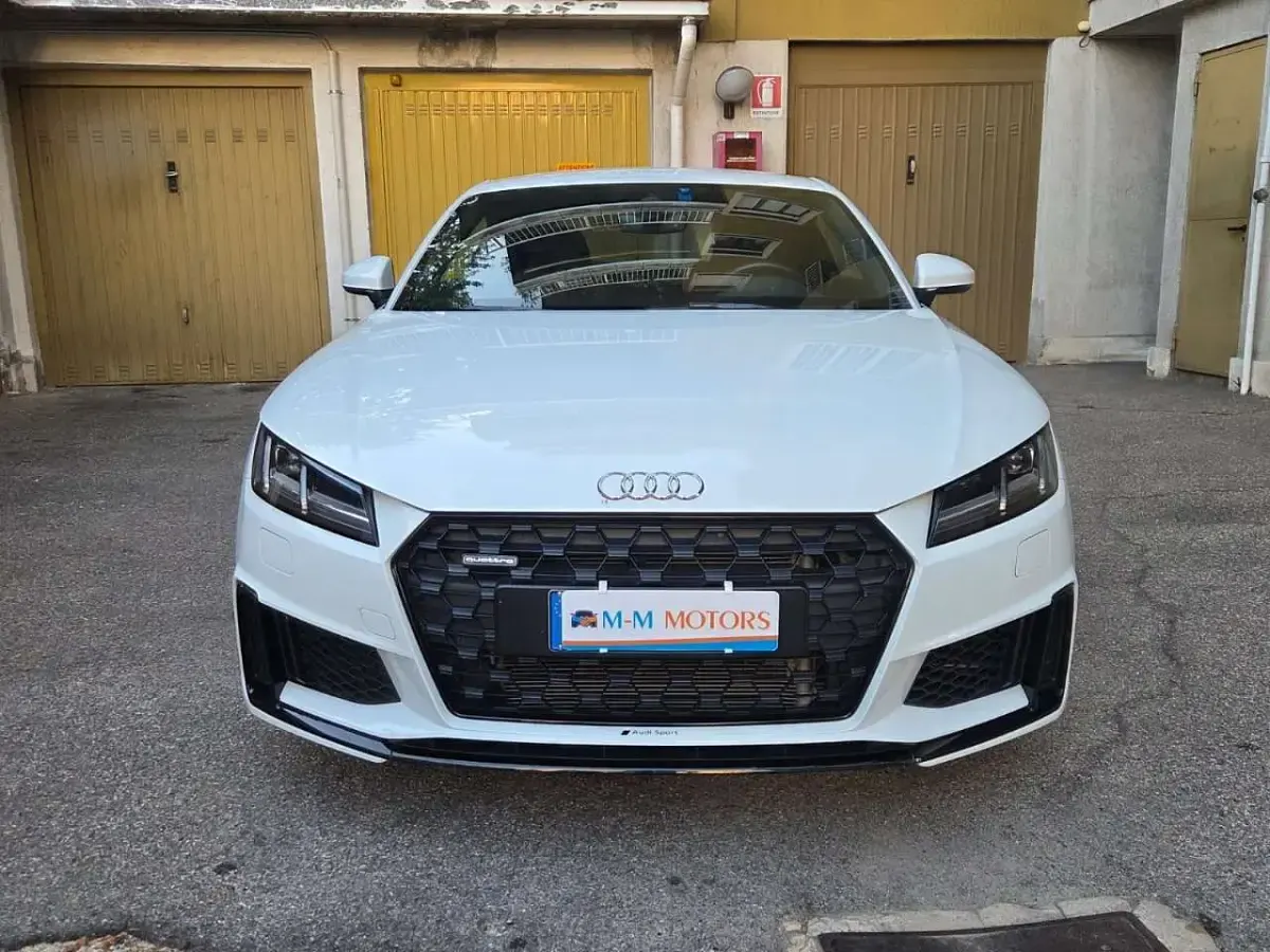 Usata Audi TT Ambiente 245 CV (180 kW) 2022 Bianco Coupé
