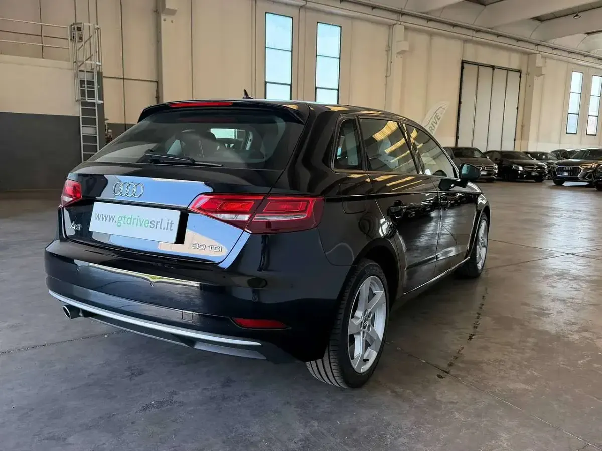 Usata Audi A3 Business 116 CV (85 kW) 2019 Nero metallizzato Berlina