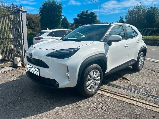 Usata Toyota Yaris Cross Active 116 CV (85 kW) 2024 Bianco SUV
