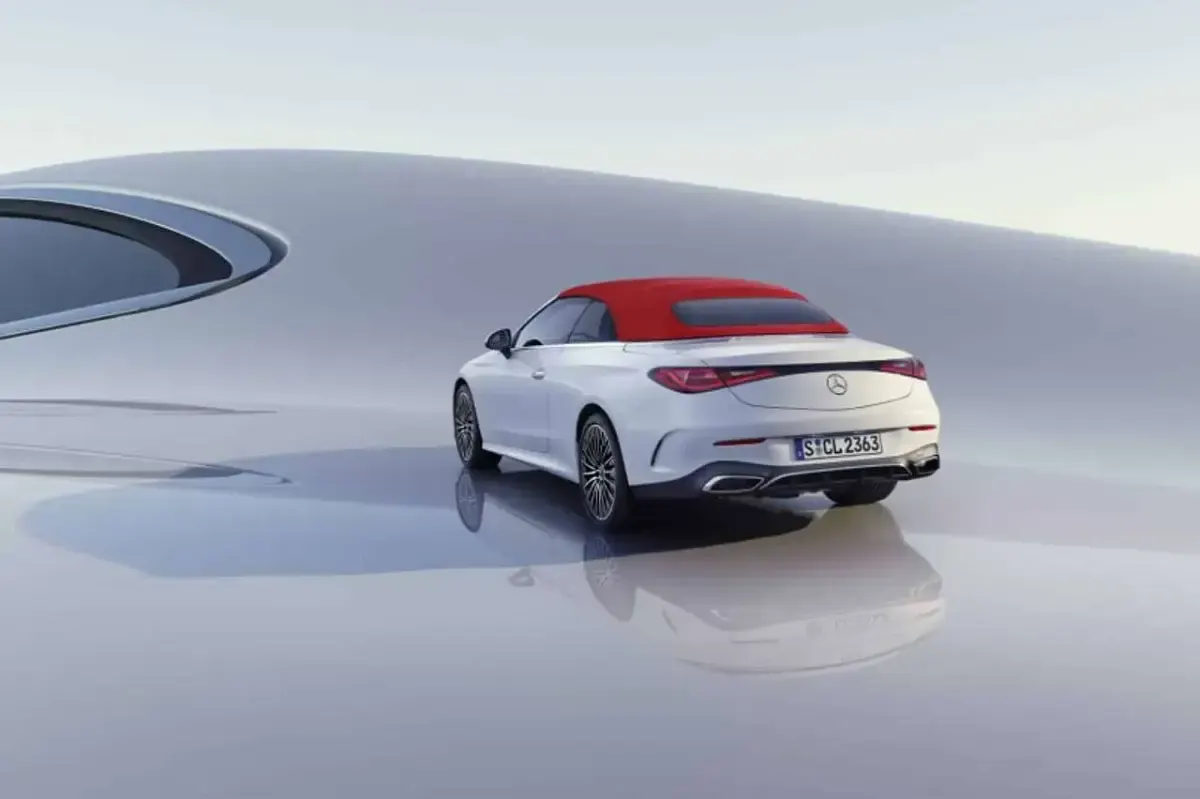 Usata Mercedes CLE220 AMG Line Premium Plus 197 CV (144 kW) 2024 Argento Cabrio