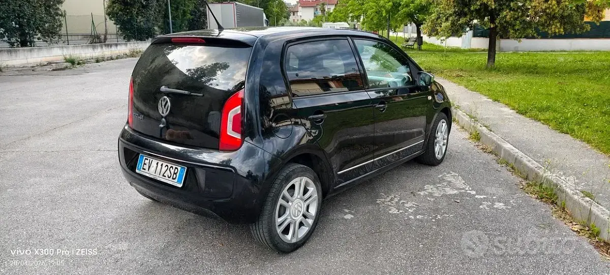 Usata VW up! 68 CV (50 kW) 2015 Utilitaria