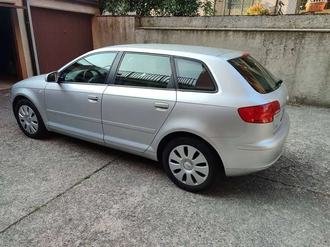 Usata Audi A3 Attraction 105 CV (77 kW) 2007 Argento Utilitaria
