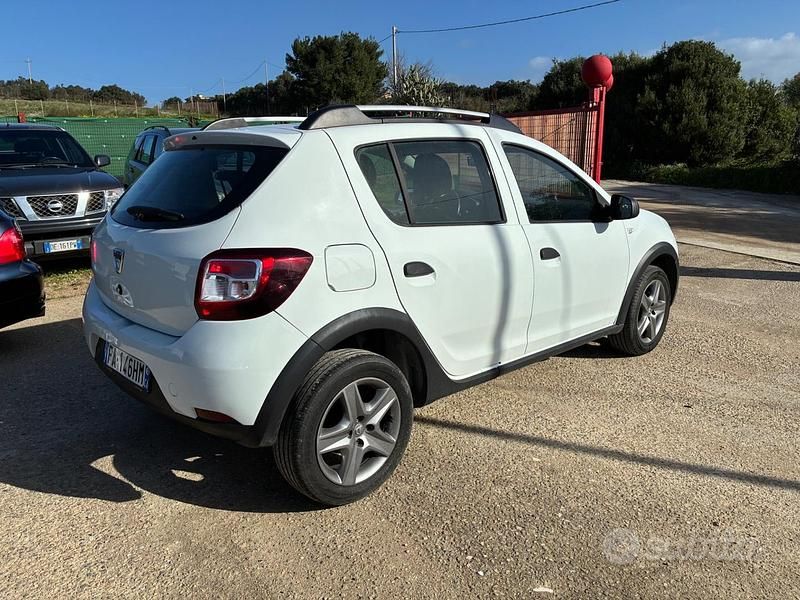 Usata Dacia Sandero Prestige 90 CV (66 kW) 2016 Bianco Berlina
