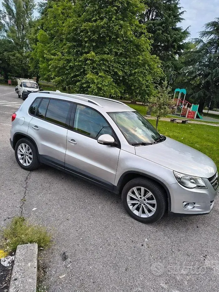Usata VW Tiguan 140 CV (102 kW) 2011 Grigio SUV