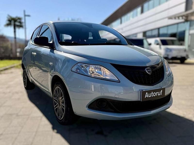 Usata Lancia Ypsilon 69 CV (50 kW) 2023 Livrea verde rugiada Utilitaria