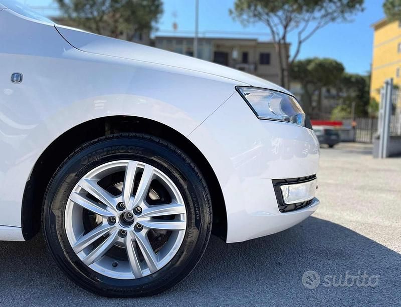 Usata Skoda Rapid Ambition 74 CV (54 kW) 2014 Bianco Utilitaria