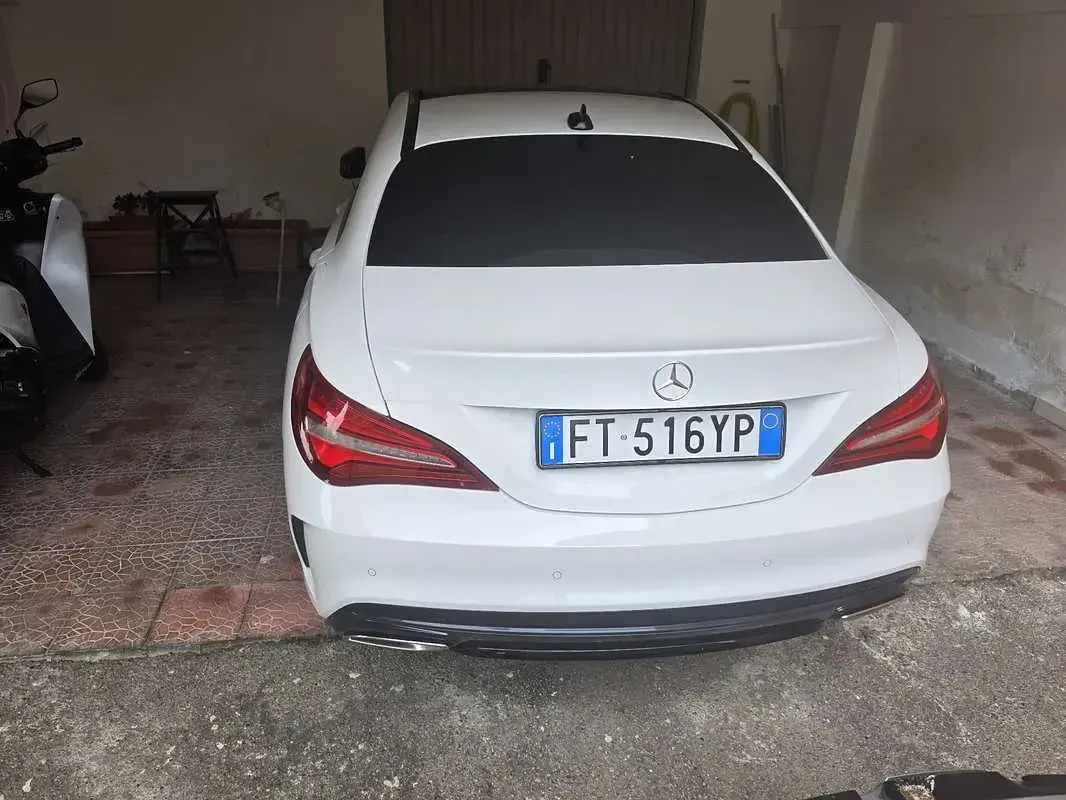Usata Mercedes CLA180 Premium 122 CV (89 kW) 2019 Bianco Coupé
