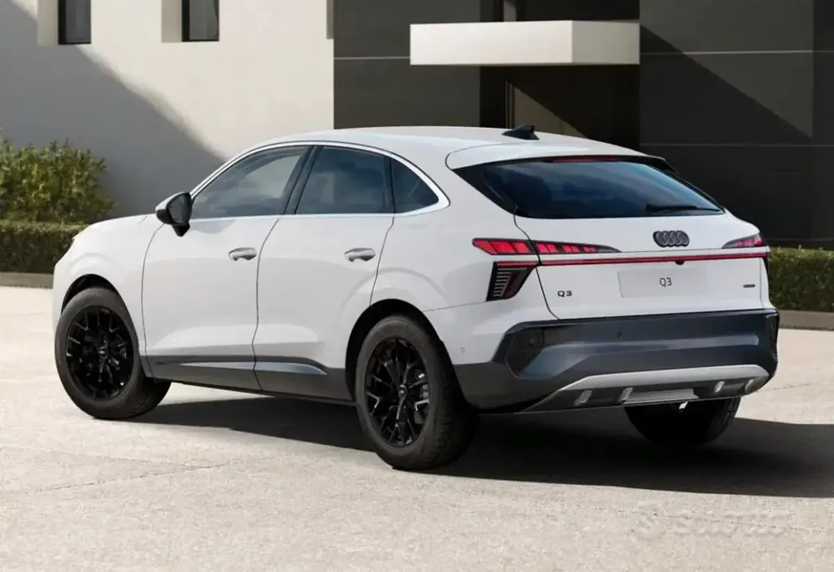 Nuova Audi Q3 Business 204 CV (150 kW) 2026 Bianco SUV