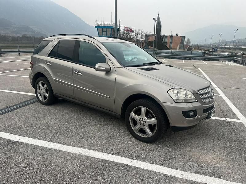 Usata Mercedes ML320 2008 Grigio SUV