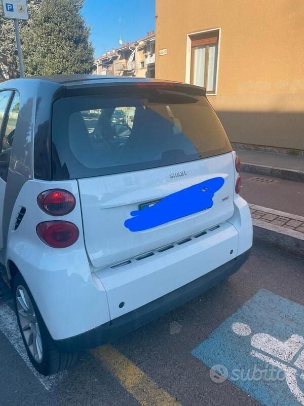 Bianco Usata 2010 Smart ForTwo Coupé Coupé | 4000 € (Buon prezzo) - Immagine 1/4