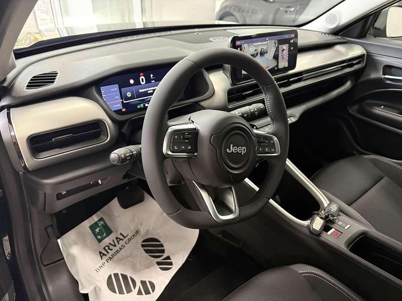 Nuova Jeep Avenger Altitude 101 CV (74 kW) 2026 Nero volcano SUV