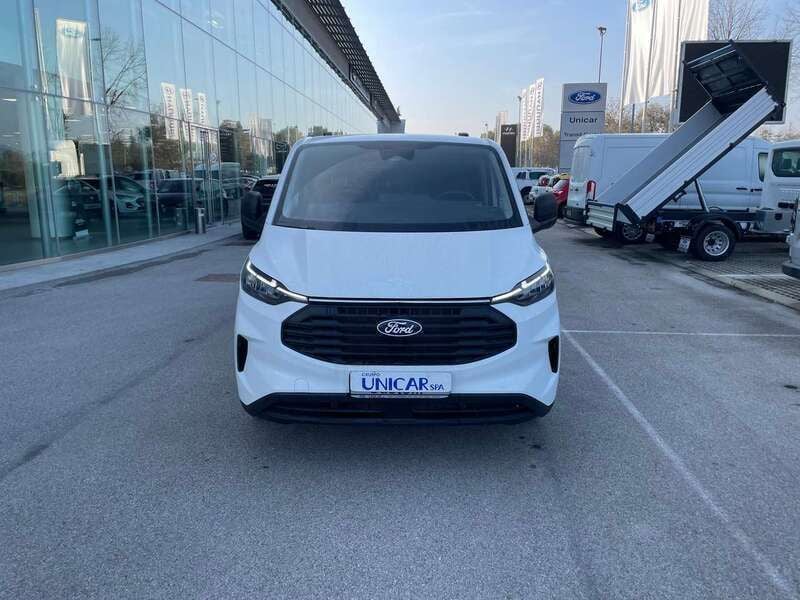 Usata Ford Transit Custom Trend 136 CV (100 kW) 2024 Frozen white Furgone