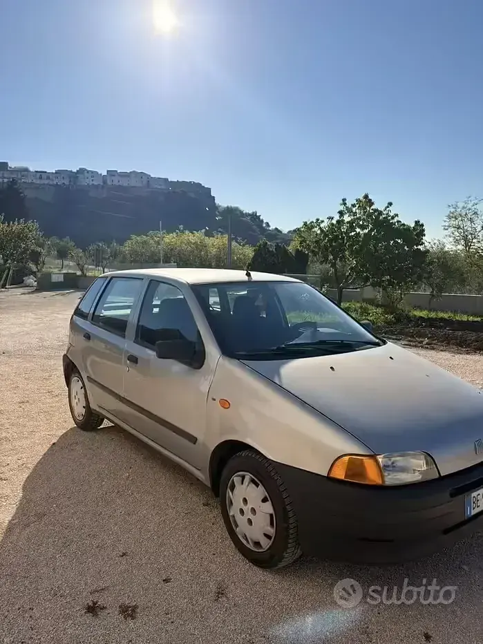 Usata Fiat Punto Star 60 CV (44 kW) 1999 Grigio Berlina