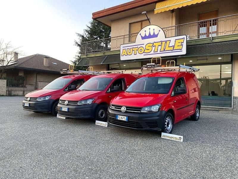 Usata VW Caddy 122 CV (89 kW) 2016 Rosso Monovolume