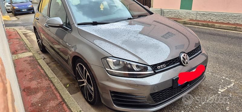 Grigio Usata 2017 VW Golf VII GTD Tre volumi | 18.500 € (Buon prezzo) - Immagine 1/4