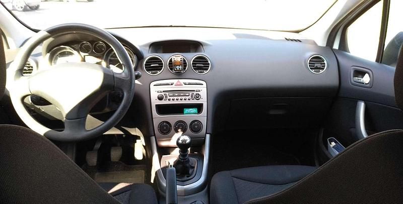 Usata 2011 Peugeot 308 SW Allure Station wagon | 2000 € (Buon prezzo) - Immagine 1/4