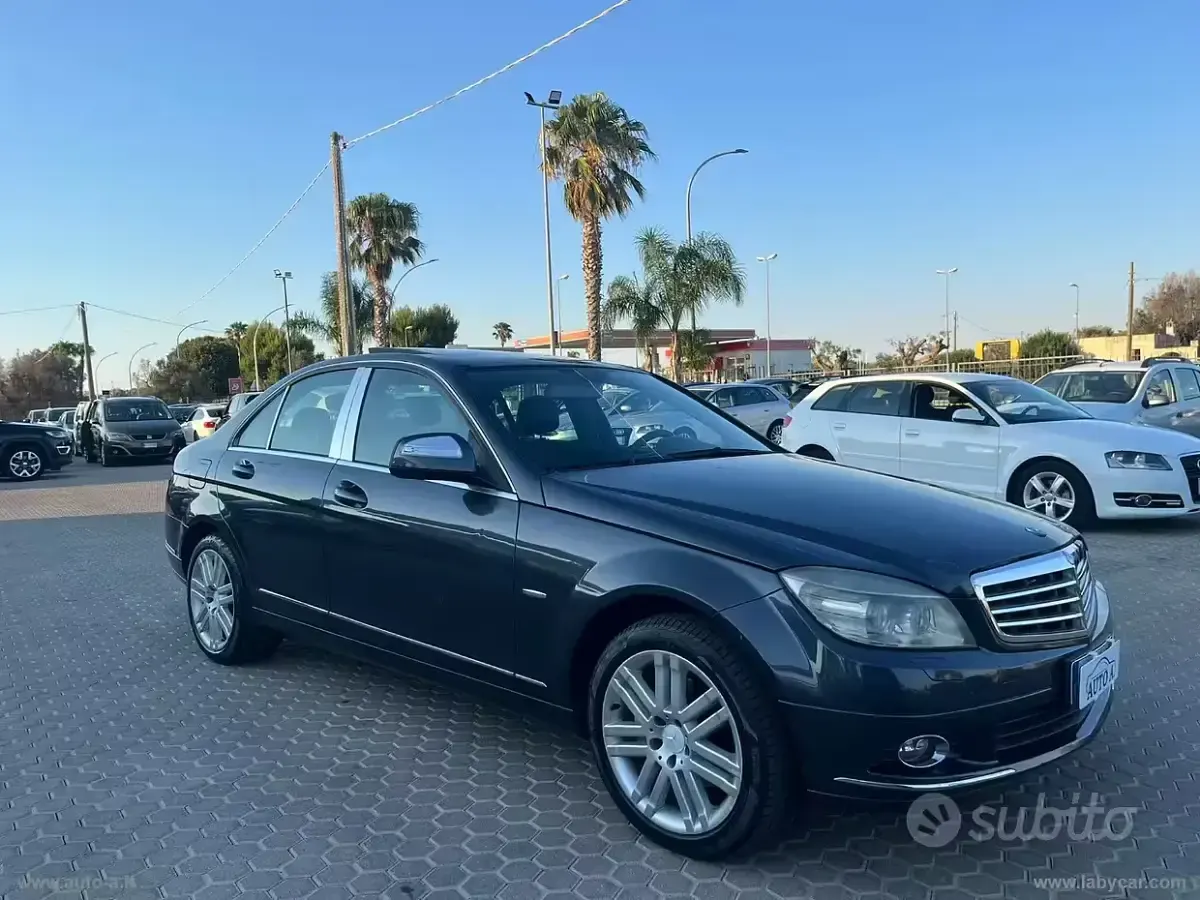 Usata Mercedes C220 Avantgarde 170 CV (125 kW) 2009 Grigio Berlina