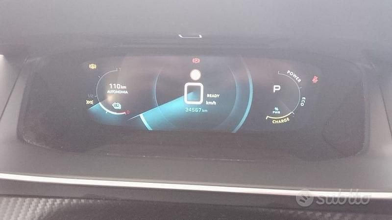 Begagnad Peugeot e-2008 Allure 100 kW (136 HK) 2021 Vit SUV