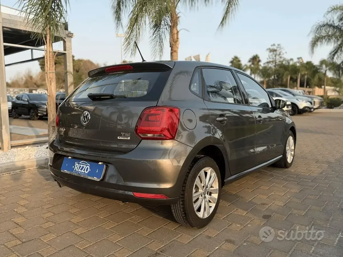 Usata VW Polo 90 CV (66 kW) 2017 Grigio Berlina